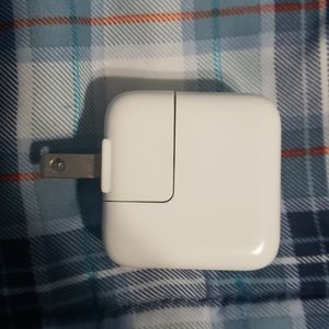 White 10W USB power adapter box